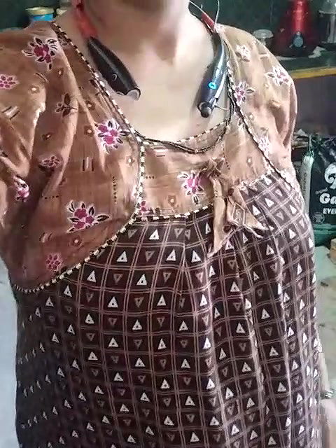 Stripchat-Public.Show-c-Sexynageena-2025.05.18.022701