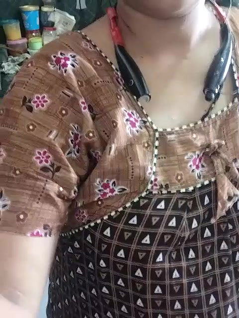 Stripchat-Public.Show-c-Sexynageena-2025.05.18.022701