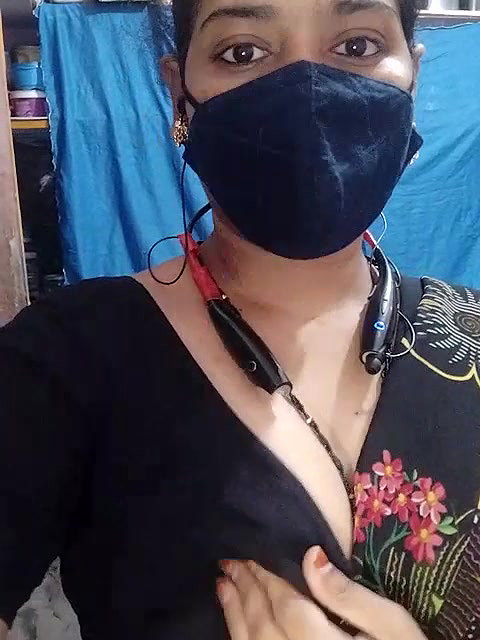 Stripchat-Public.Show-c-Sexynageena-2025.05.18.173845