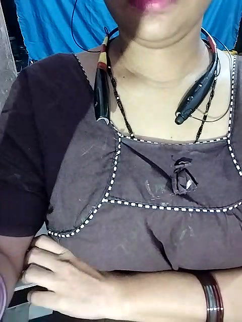 Stripchat-Public.Show-c-Sexynageena-2025.05.23.003450