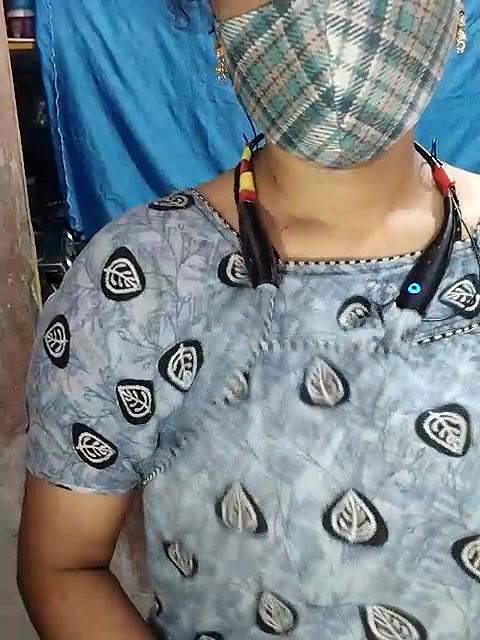 Stripchat-Public.Show-c-Sexynageena-2025.05.30.001109