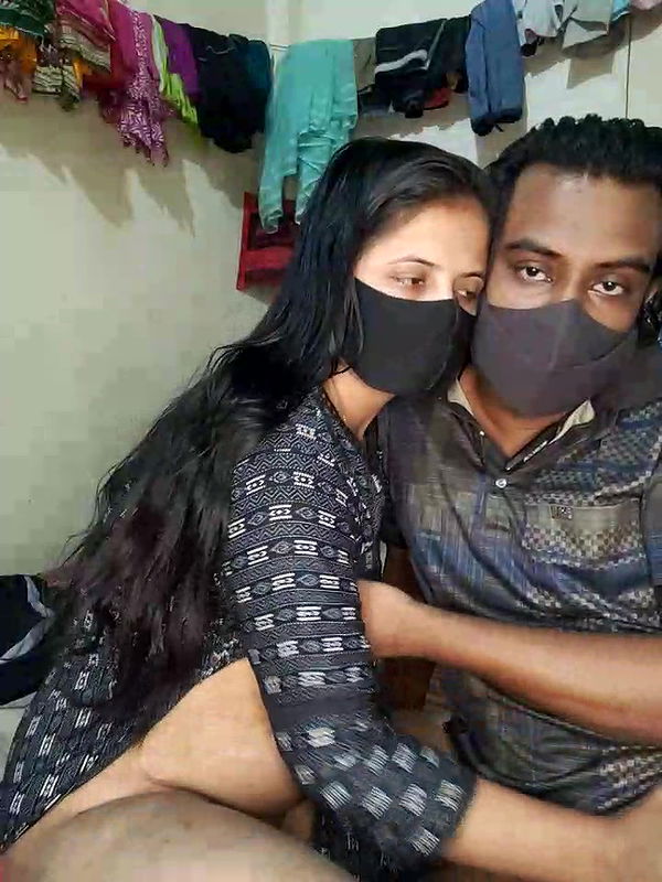 Stripchat-Public.Show-c-Younger_Couples-2025.04.17.031304