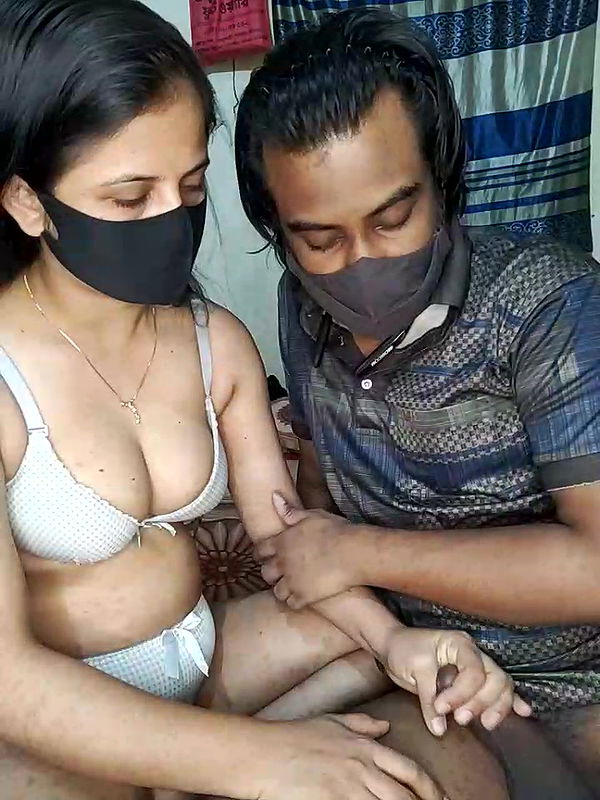 Stripchat-Public.Show-c-Younger_Couples-2025.04.28.025333