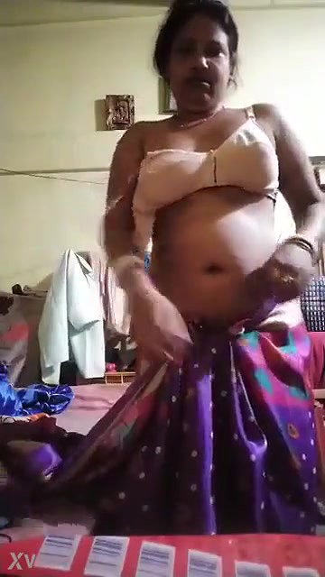 Boudi Shows her boobs and pussy