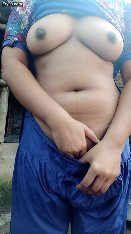 Beautiful girl fingering and peeing in bathroom.