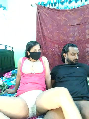 Stripchat-Public.Show-c-Younger_Couples-2025.05.20.023309