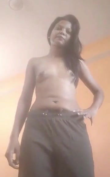 Sexy Indian girl Shows her Nude Body