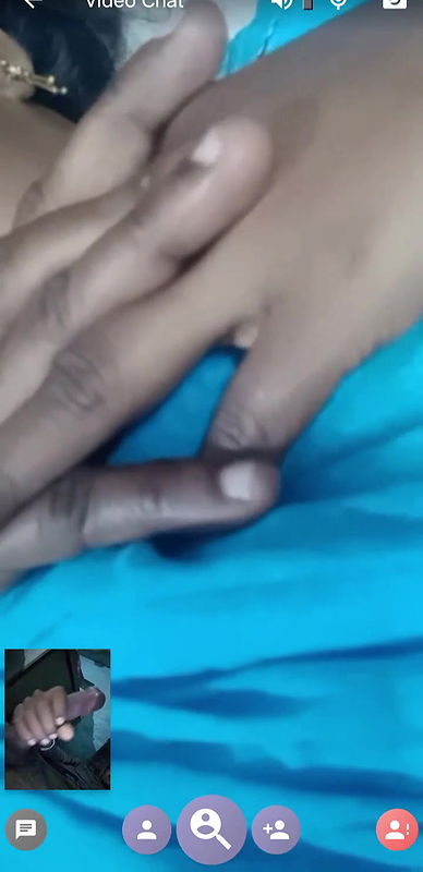 Telugu Bhabhi Shows Boobs on Vc