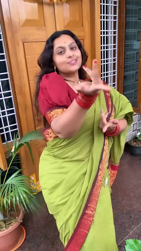 Anupama swathi huge kundi ass shake cheeks crack swollen pussy visible