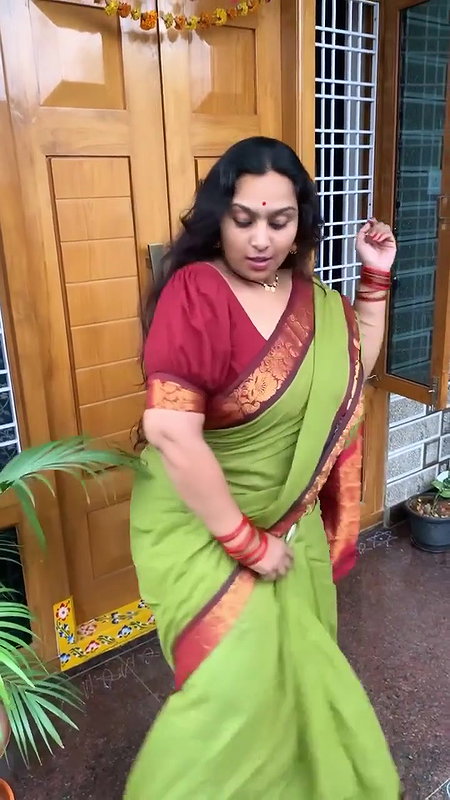 Anupama swathi huge kundi ass shake cheeks crack swollen pussy visible