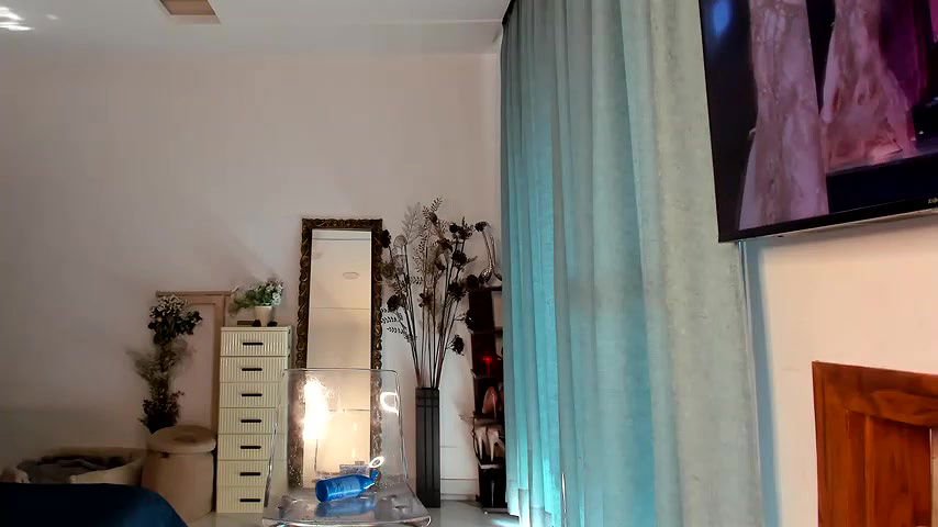Stripchat-Public.Show-c-Bad_Girl_Kayra69-2025.05.05.033703