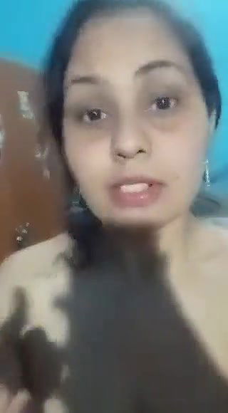 Aunty selfie showing big Boobs and Ass