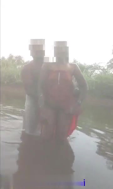 Desi Aunty Bathing in Pond and Fucking with Lover