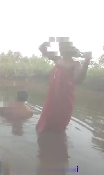 Desi Aunty Bathing in Pond and Fucking with Lover