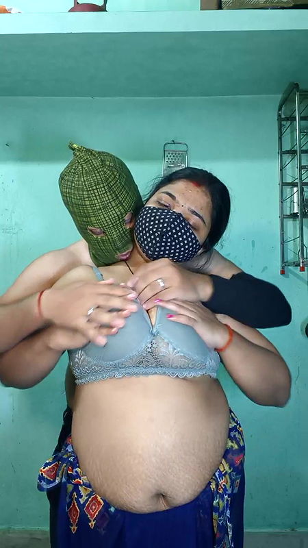 Stripchat-Public.Show-c-Hotty_Mona-2025.02.03.060151