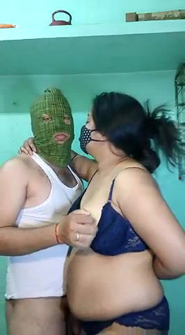 Stripchat-Public.Show-c-Hotty_Mona-2025.03.18.104722