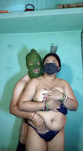 Stripchat-Public.Show-c-Hotty_Mona-2025.03.19.063236