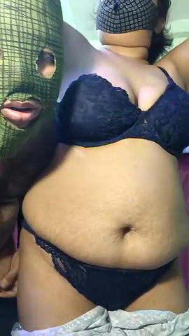 Stripchat-Public.Show-c-Hotty_Mona-2025.04.20.123544