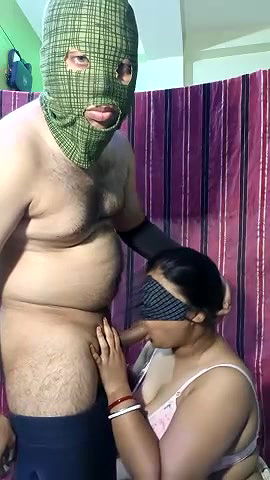 Stripchat-Public.Show-c-Hotty_Mona-2025.04.23.182543