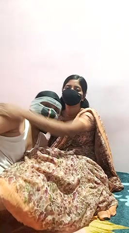 Stripchat-Public.Show-c-Housewife99-2025.05.05.090105