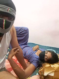 Stripchat-Public.Show-c-Housewife99-2025.05.19.173352