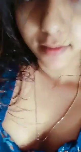 Cute girl quick nipple exposing