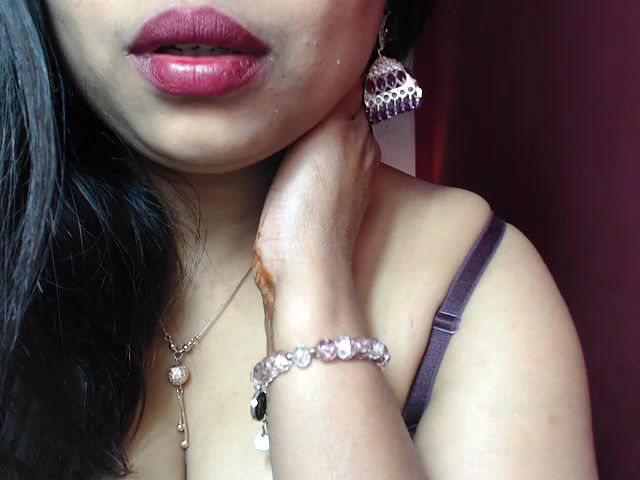 Stripchat-Public.Show-f-_Kamakshi-2025.02.10.192656