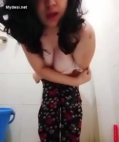 Desi sexy teen hot pee