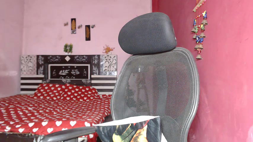 Stripchat-Public.Show-f-_Kamakshi-2025.04.07.183300