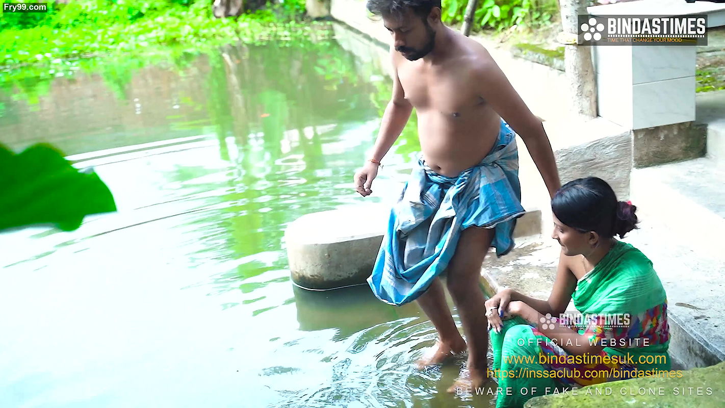 Kaamwali Bai ke sath Outdoor Masti Doodh Nikal ke  ( Hindi Audio )