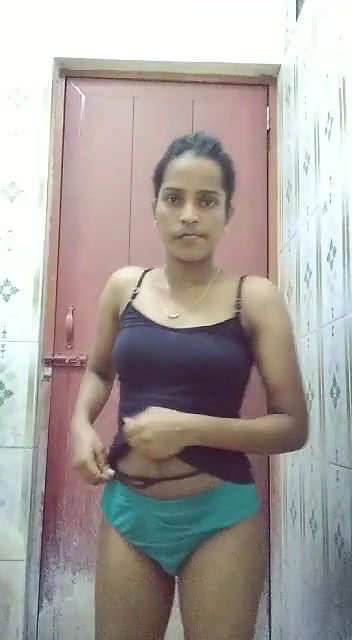 Lovely slimfit girl in bathroom showing her nude mms vid