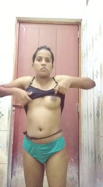 Lovely slimfit girl in bathroom showing her nude mms vid