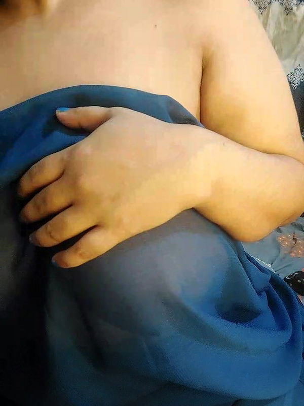 Stripchat-Public.Show-f-Adiba_2-2024.12.21.214314