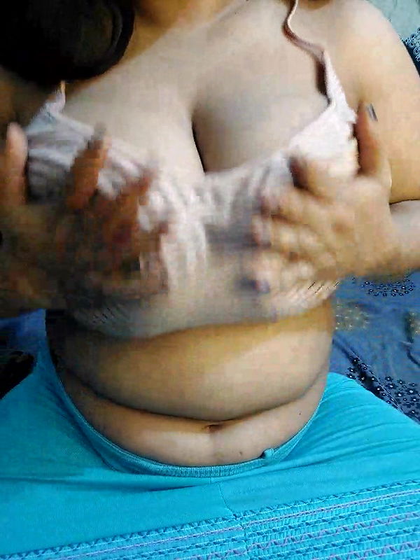 Stripchat-Public.Show-f-Adiba_2-2025.01.27.180934