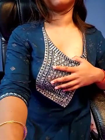 Stripchat-Public.Show-f-Aditi_1-2025.02.16.045951