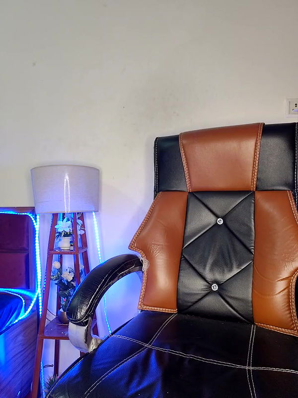 Stripchat-Public.Show-f-Black-Pearll-2025.01.13.024412