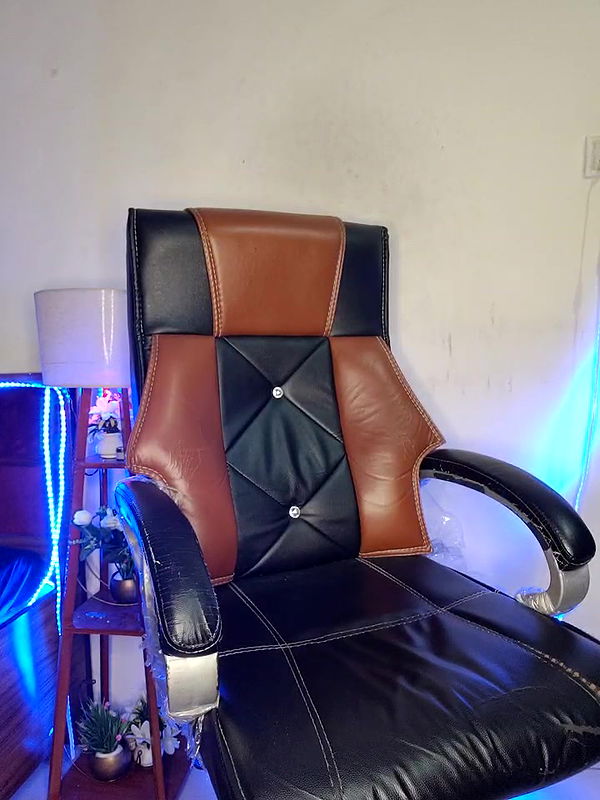 Stripchat-Public.Show-f-Black-Pearll-2025.01.18.163123