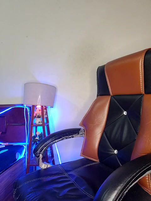 Stripchat-Public.Show-f-Black-Pearll-2025.01.27.030712