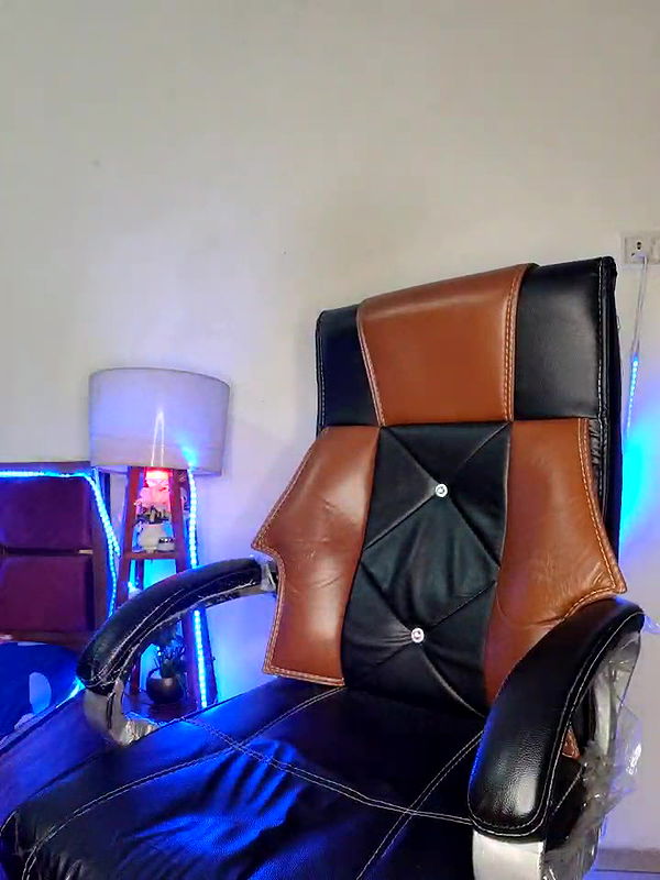 Stripchat-Public.Show-f-Black-Pearll-2025.01.31.024836