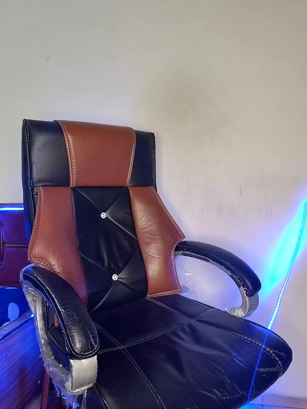 Stripchat-Public.Show-f-Black-Pearll-2025.02.04.214209