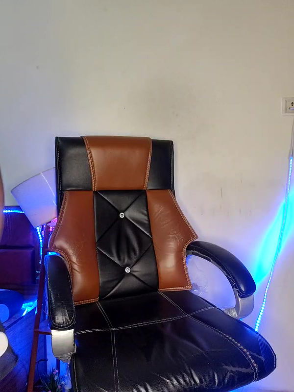 Stripchat-Public.Show-f-Black-Pearll-2025.02.06.174424