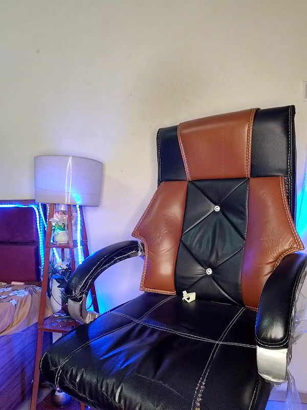 Stripchat-Public.Show-f-Black-Pearll-2025.02.09.010428