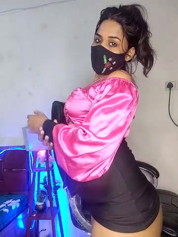 Stripchat-Public.Show-f-Black-Pearll-2025.04.22.225129