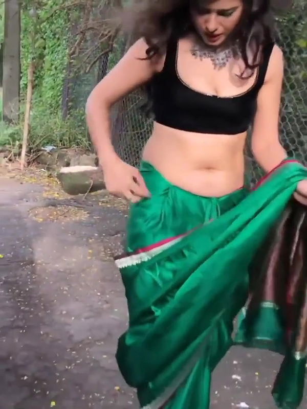 BUSTY POONAM RAJPUT SHOWS BEST WAY TO CARRY A PALLU ADDICTION TION