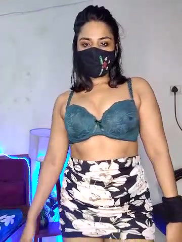 Stripchat-Public.Show-f-Black-Pearll-2025.05.01.003753