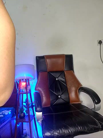 Stripchat-Public.Show-f-Black-Pearll-2025.05.09.003220