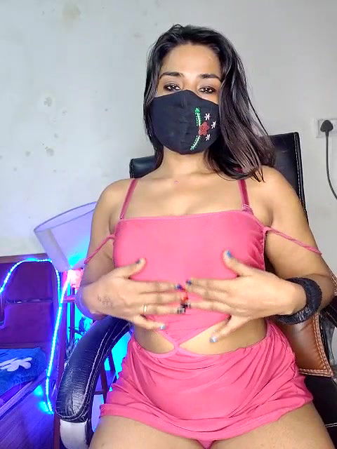 Stripchat-Public.Show-f-Black-Pearll-2025.05.10.173024