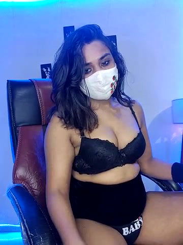 Stripchat-Public.Show-f-Black-Pearll-2025.05.25.192259