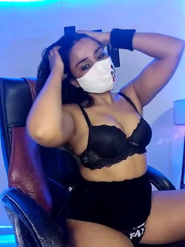 Stripchat-Public.Show-f-Black-Pearll-2025.05.25.192259