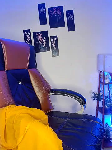 Stripchat-Public.Show-f-Black-Pearll-2025.05.27.012842